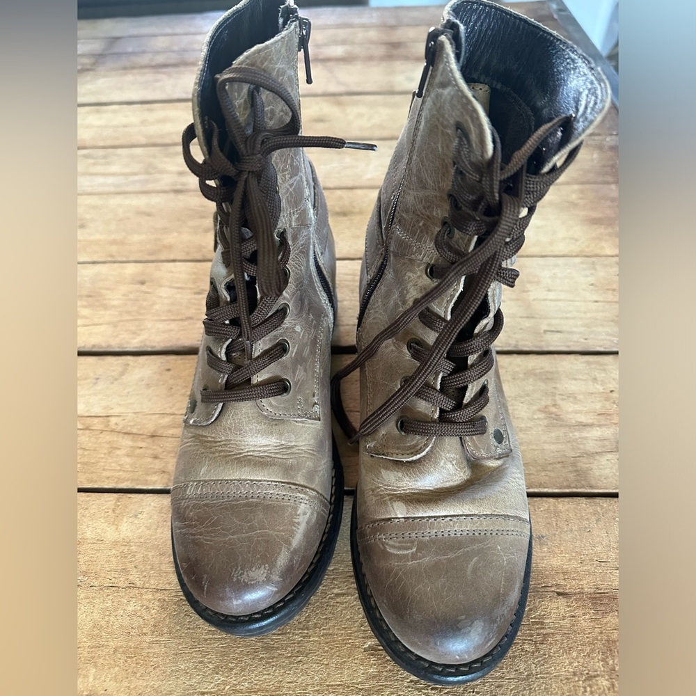 Taos crave boots